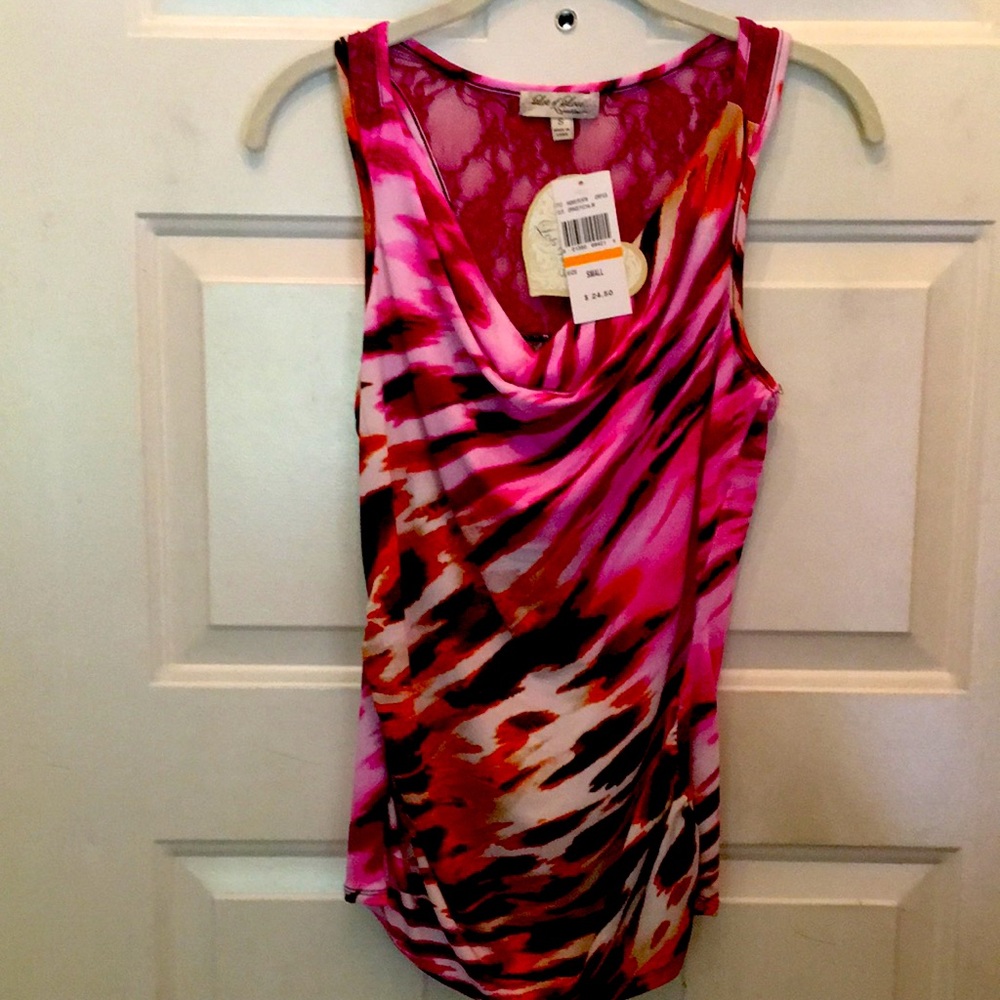 Macy’s NWT Brand New Tank Top. Women’s Size Small.